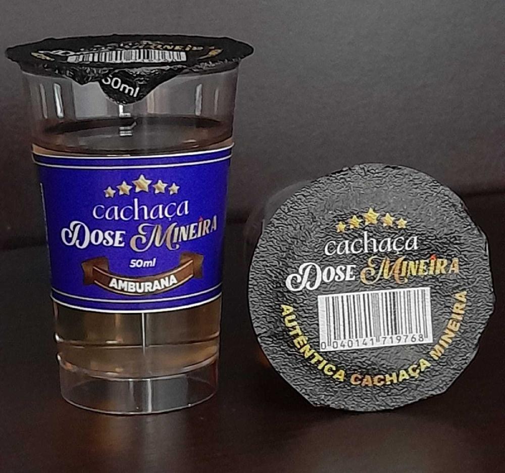 CACHACA-DOSE-MINEIRA--AMBURANA-50ML-DISPLAY-C-15-UN.