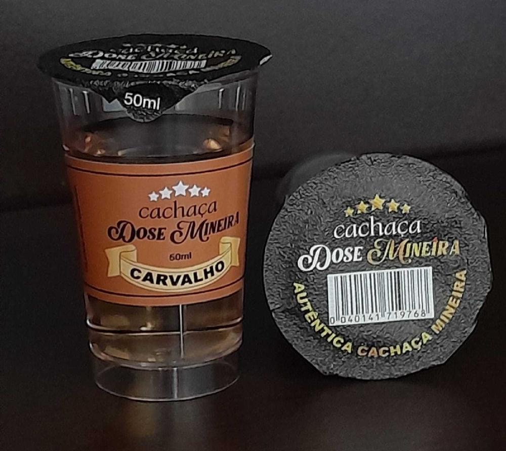 CACHACA-DOSE-MINEIRA--CARVALHO-50ML-KIT-C-15-UN