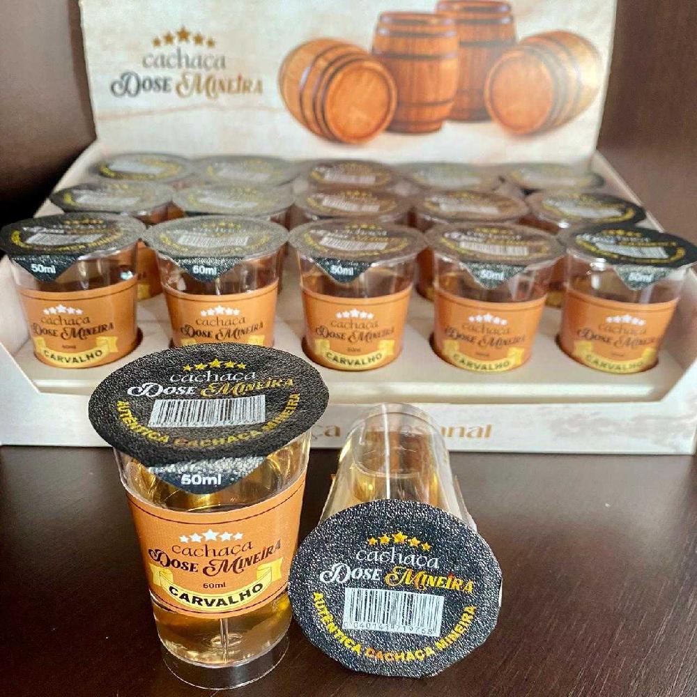 CACHACA-DOSE-MINEIRA--CARVALHO-50ML-KIT-C-15-UN