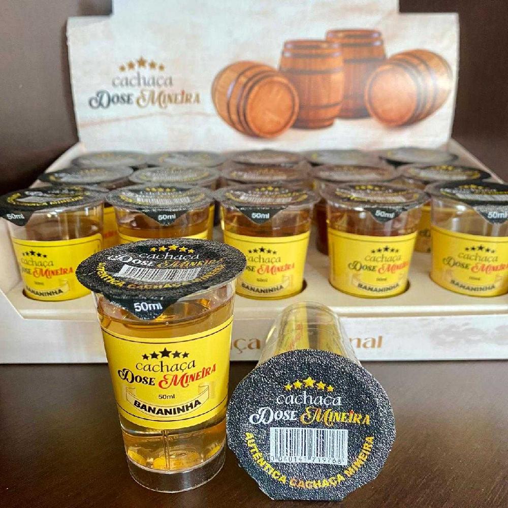 CACHACA-DOSE-MINEIRA--BANANINHA-50ML-DISPLAY-C-15-UN